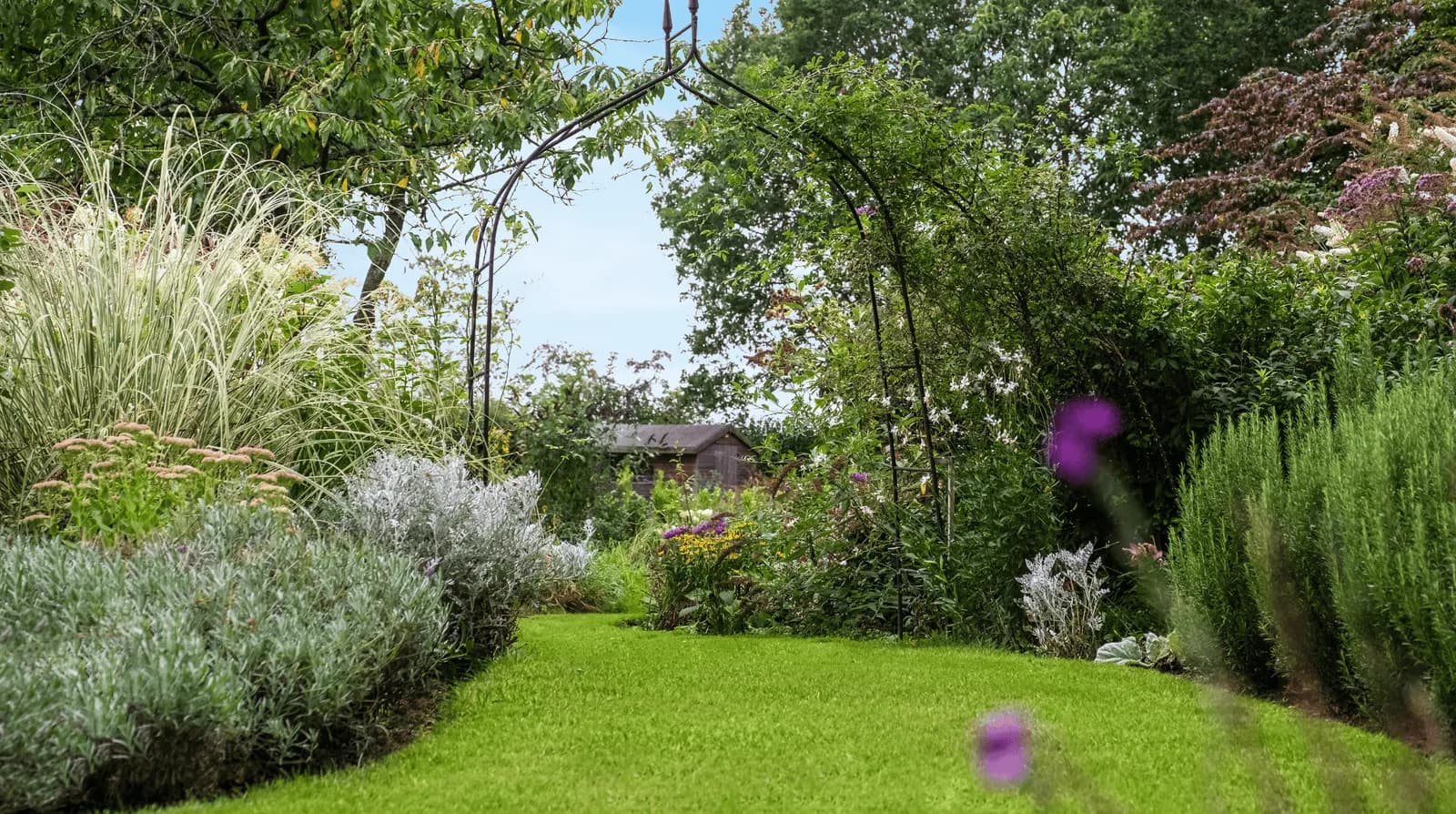 English Cottage Garden, Sevenoaks, Kent