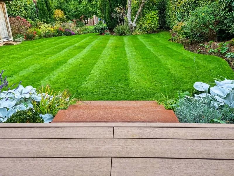 Outside Entertaining Garden, view 4