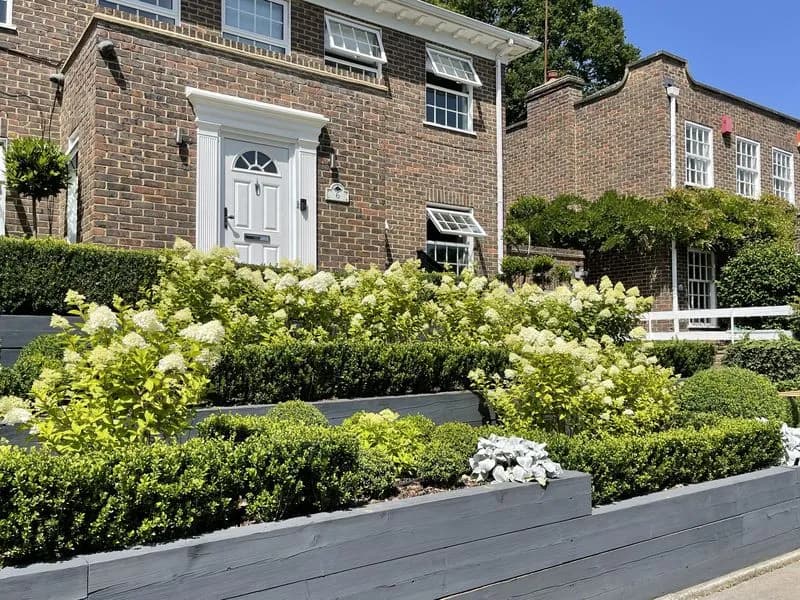 Tiered Front Garden, view 9