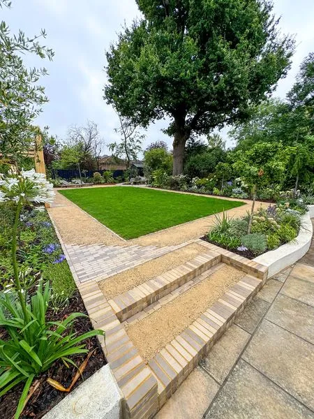 Contemporary English Garden, view 9