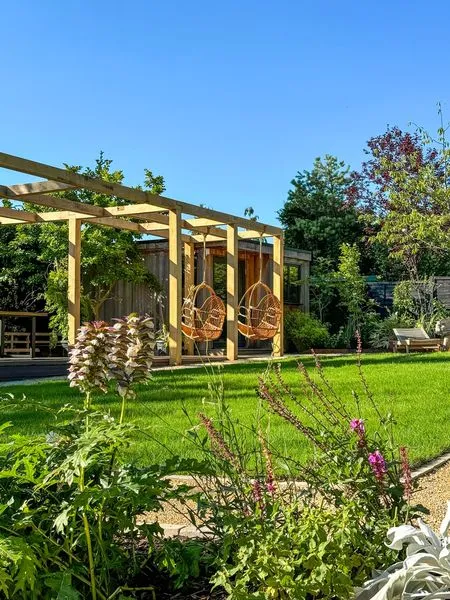 Contemporary English Garden, view 11