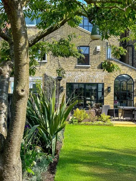 Family Garden, view 7