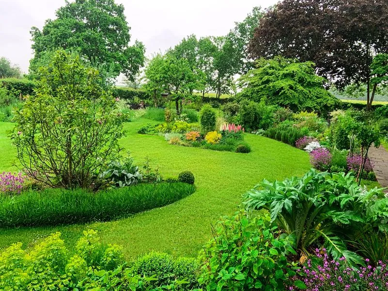 English Cottage Garden, view 11