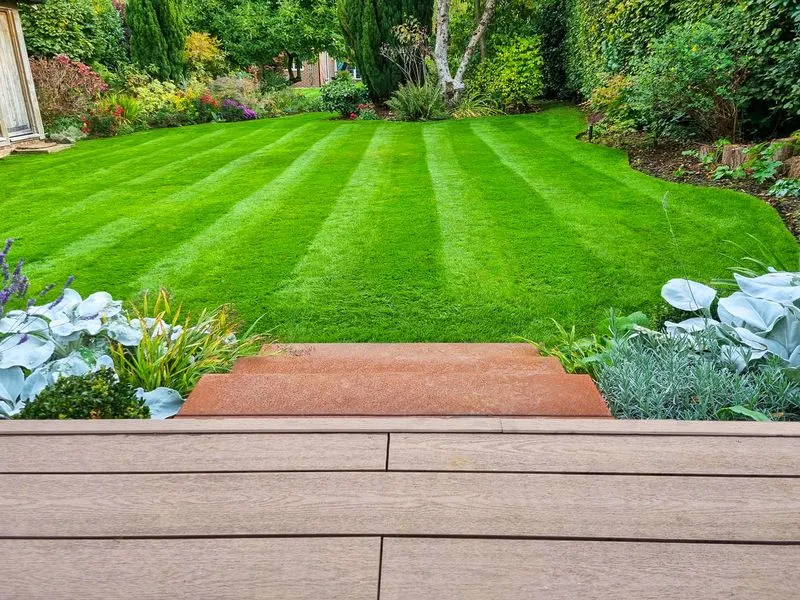 Outside Entertaining Garden, view 4