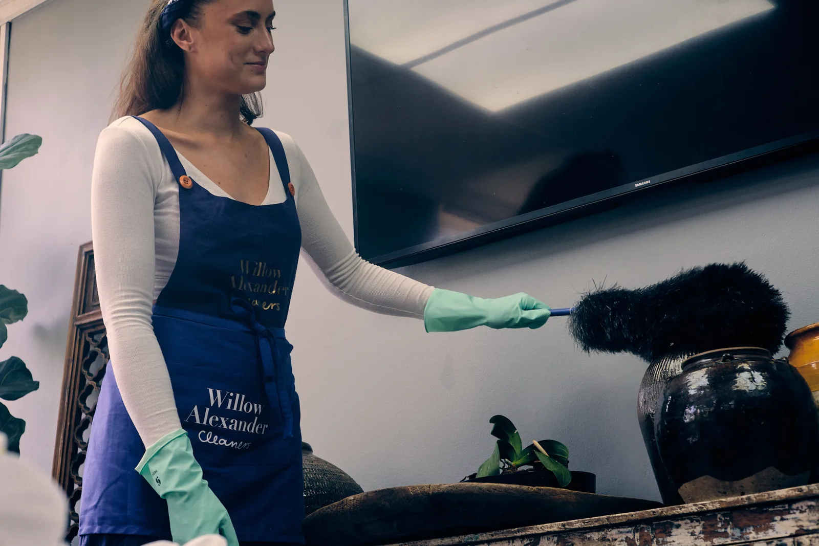 End-of-tenancy cleaning — our team at work