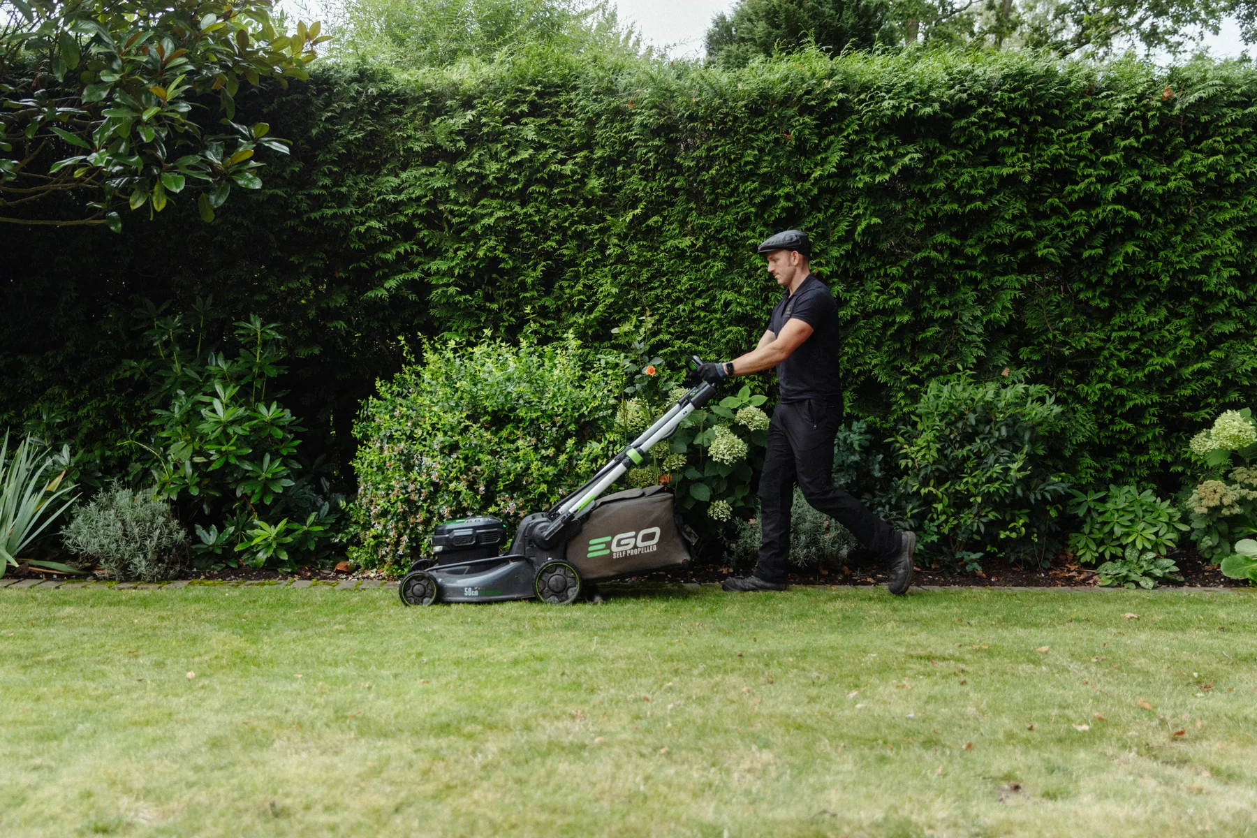 Garden maintenance subscriptions — our team at work